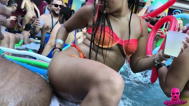Pool Party Ass Twerking